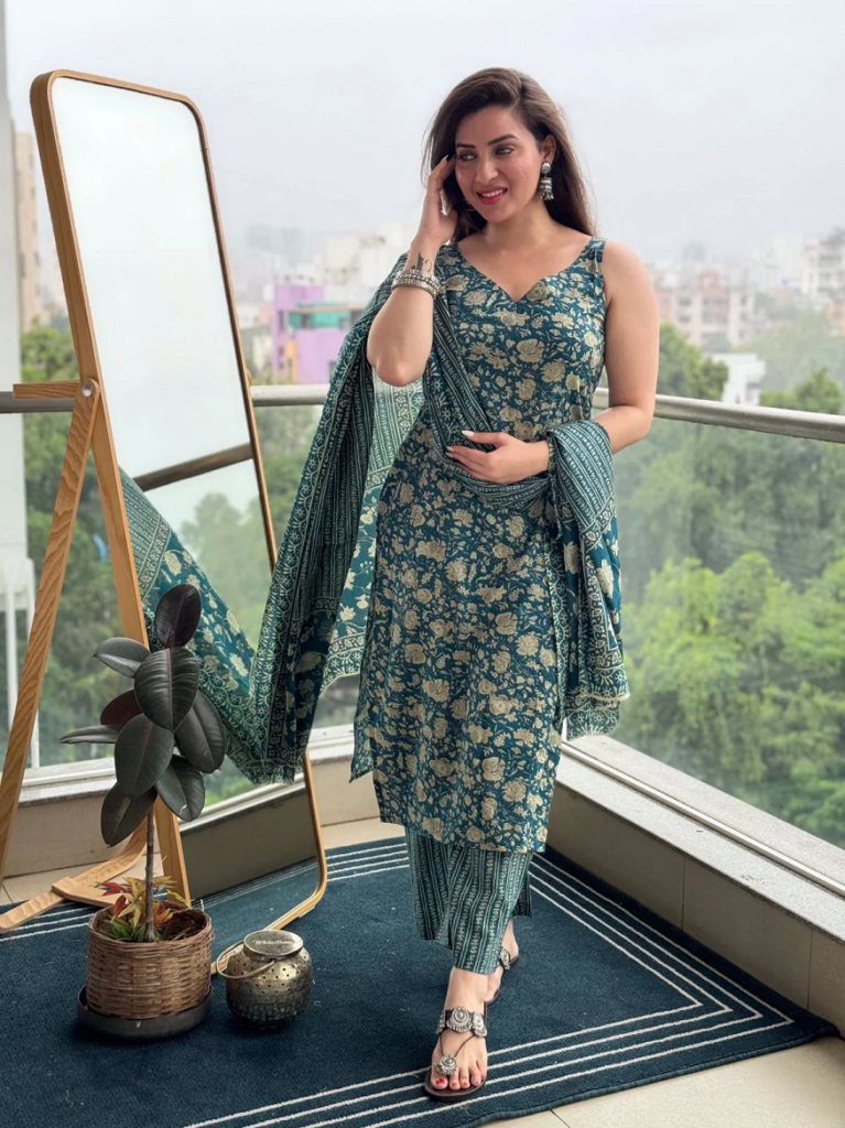 sleeveless kurtis